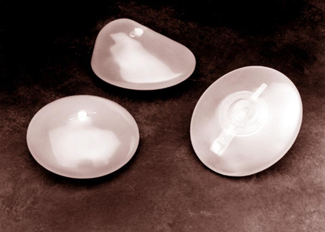 Les implants mammaires texturés favoriseraient une forme rare de cancer — free download