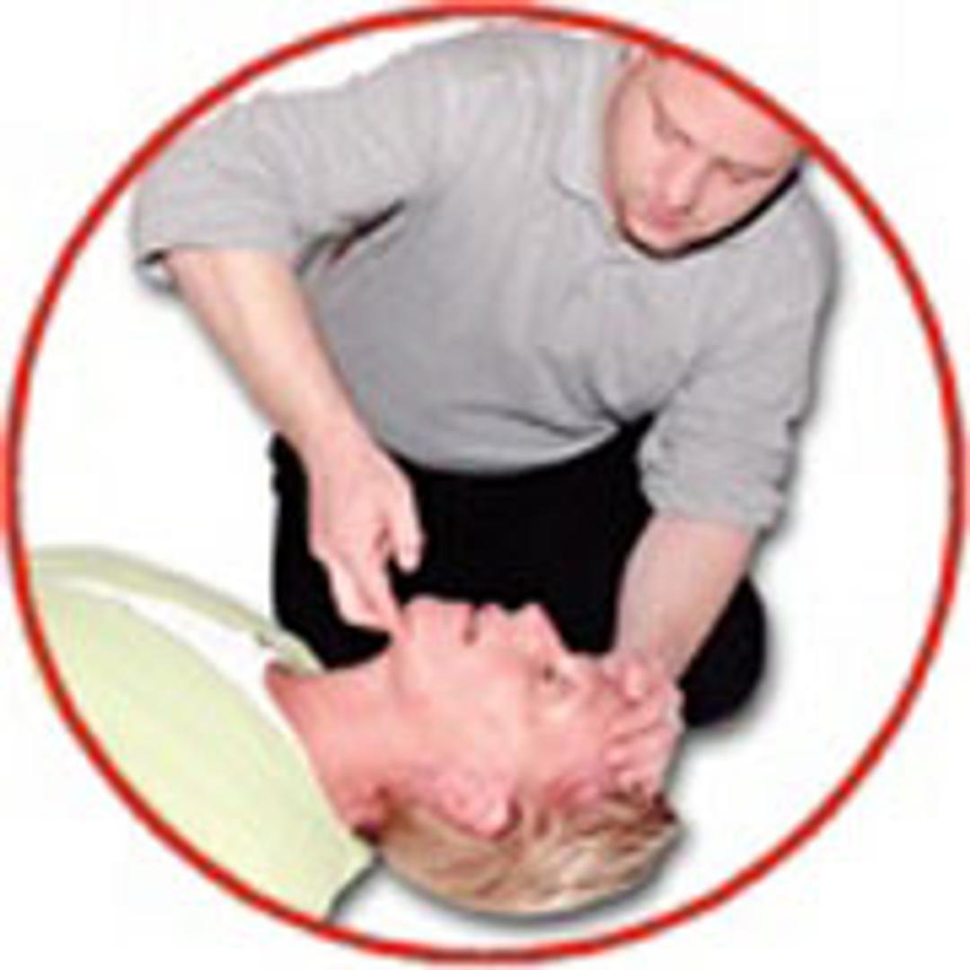 Perte de conscience : mettre la victime en position latérale de ...