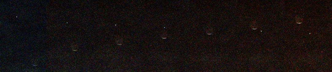 Le petit point bleu de la Terre a été temporairement occulté par Phobos. © Nasa, JPL-Caltech, ASU, MSSS, SSI