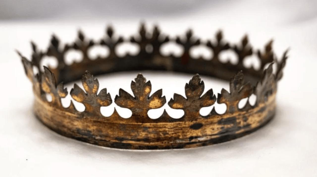 Voici le fabuleux trésor royal perdu depuis la Seconde Guerre mondiale qui a été retrouvé dans une cathédrale