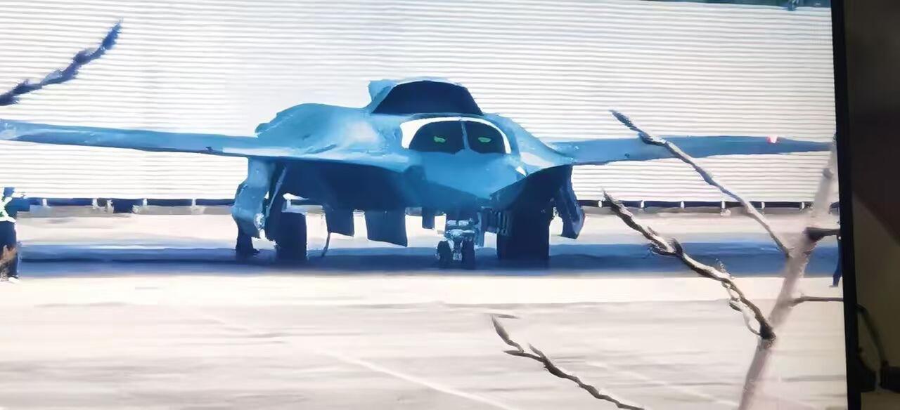 Des images inédites montrent que la Chine accélère avec son mystérieux avion de chasse J-36