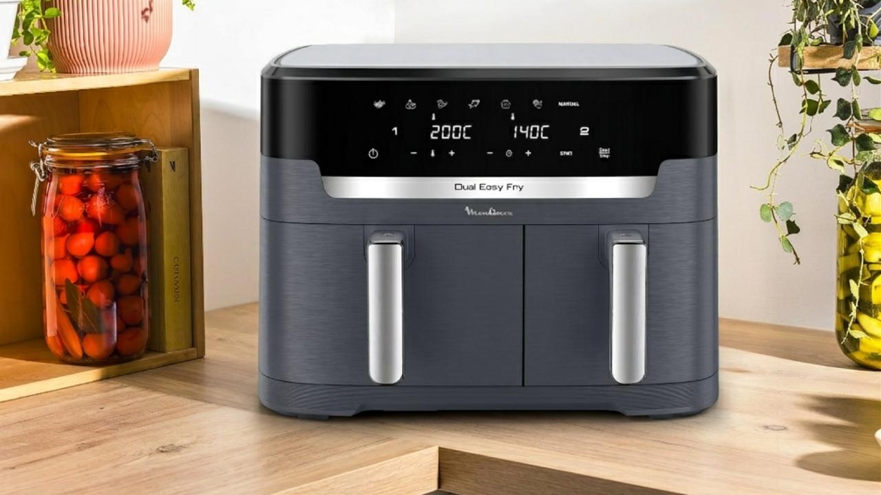 Avec ses deux tiroirs et ses 7 modes, le Moulinex Easy Fry Dual vous assiste en cuisine au quotidien. © Moulinex