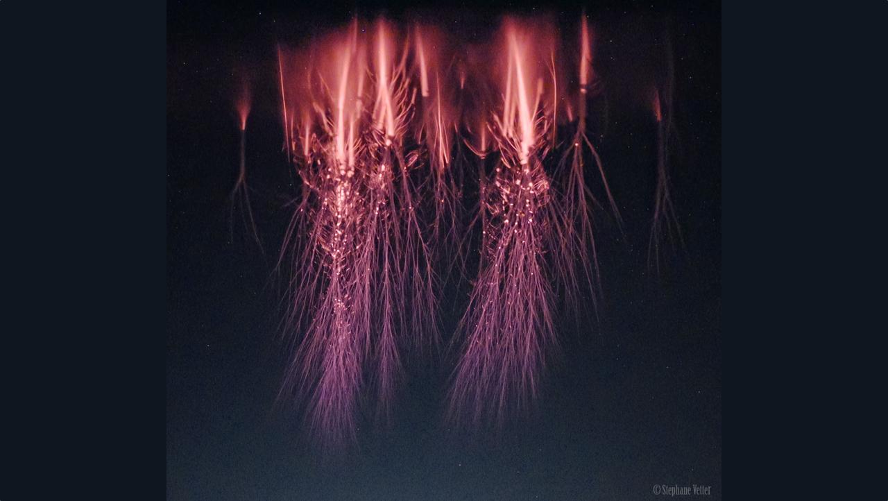 On dirait une invasion extraterrestre : découvrez ce qui se cache derrière ces apparitions rouges qui affolent les réseaux