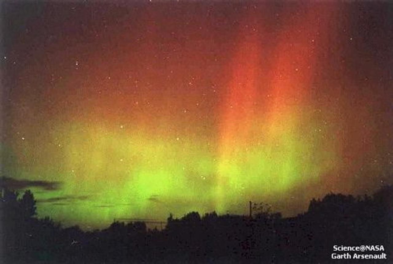 La lumière des aurores boréales est bien polarisée, image size:1280x858