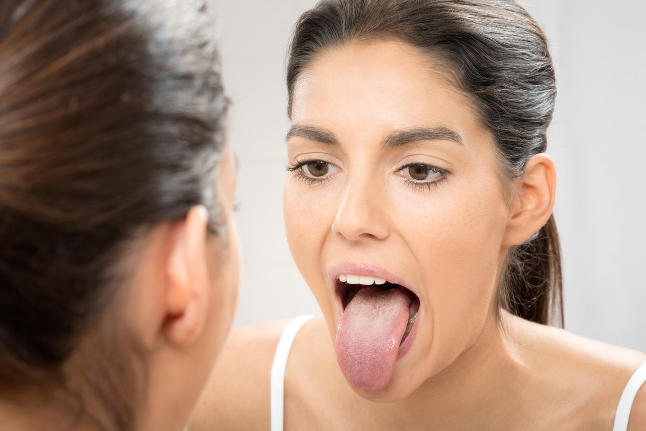 Et si la maladie d'Alzheimer était aussi liée à une bactérie présente dans notre bouche ?