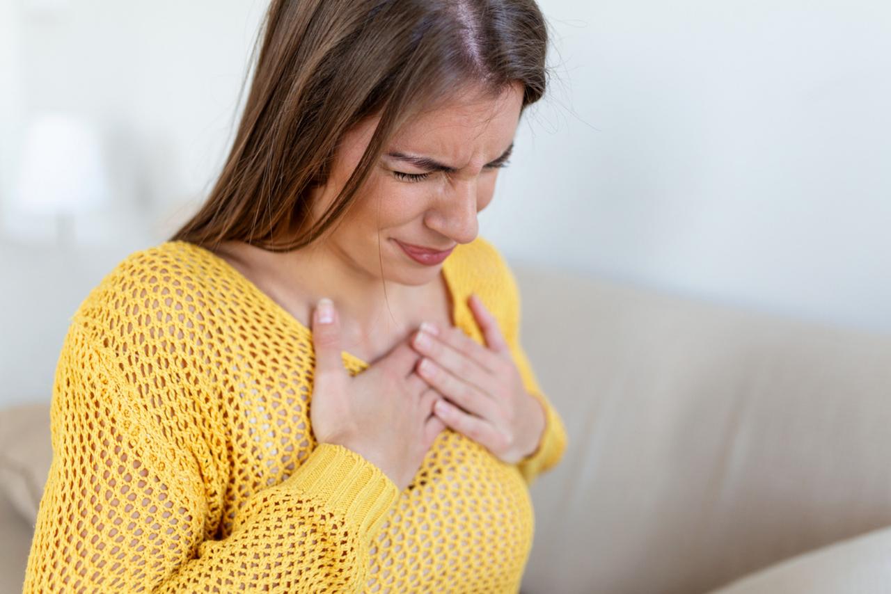 Crise cardiaque chez les femmes : ce détail invisible que les médecins ratent encore