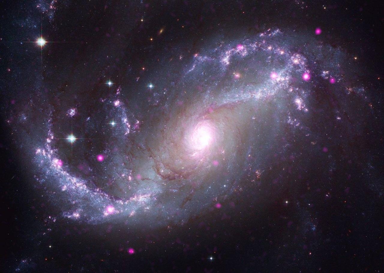 Trous noirs, collisions, explosions : la Nasa révèle la face cachée de 16 galaxies fascinantes
