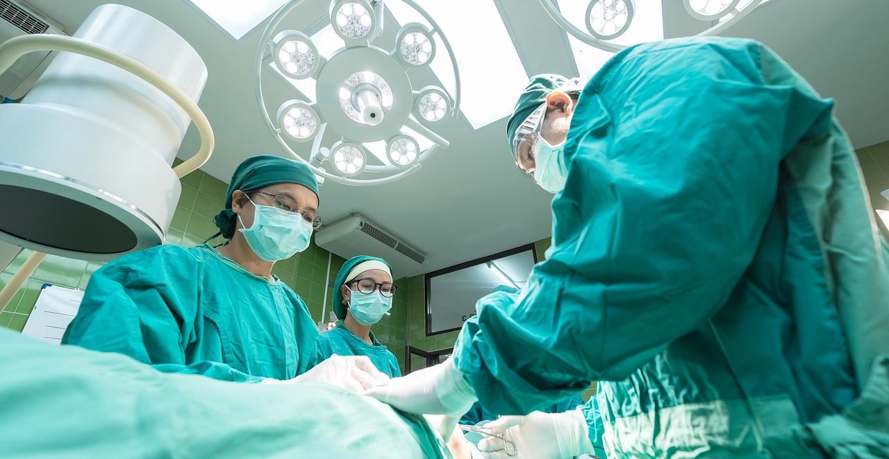 Bypass, anneau gastrique, sleeve : la chirurgie de l&#39;obésité s&#39;adresse aux personnes ayant un IMC supérieur à 40. © sasint, Pixabay