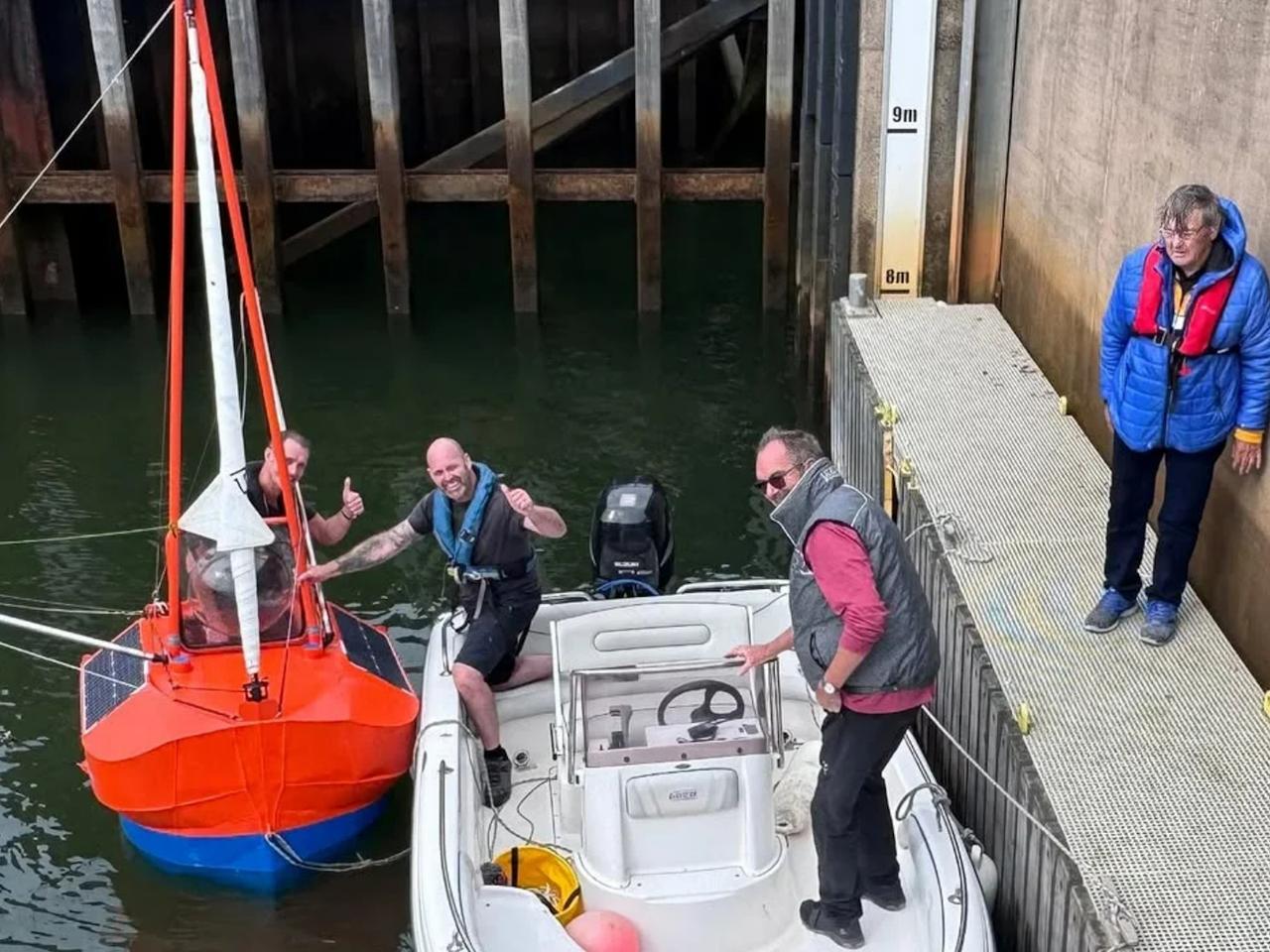 Cet aventurier britannique va passer 4 semaines enfermé dans 90 cm d’espace pour défier l’océan !