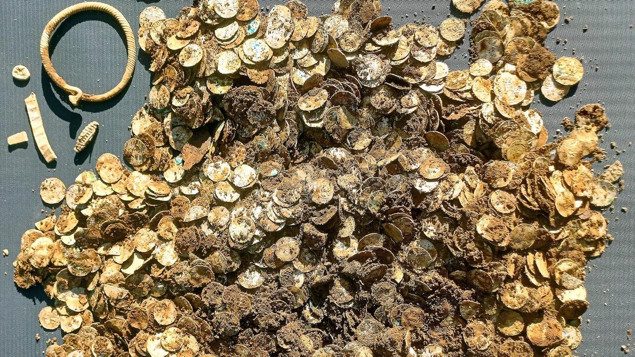 Un Finlandais découvre en forêt un trésor record de l’époque viking… qui n’a peut-être jamais été viking, vue la trouvaille !
