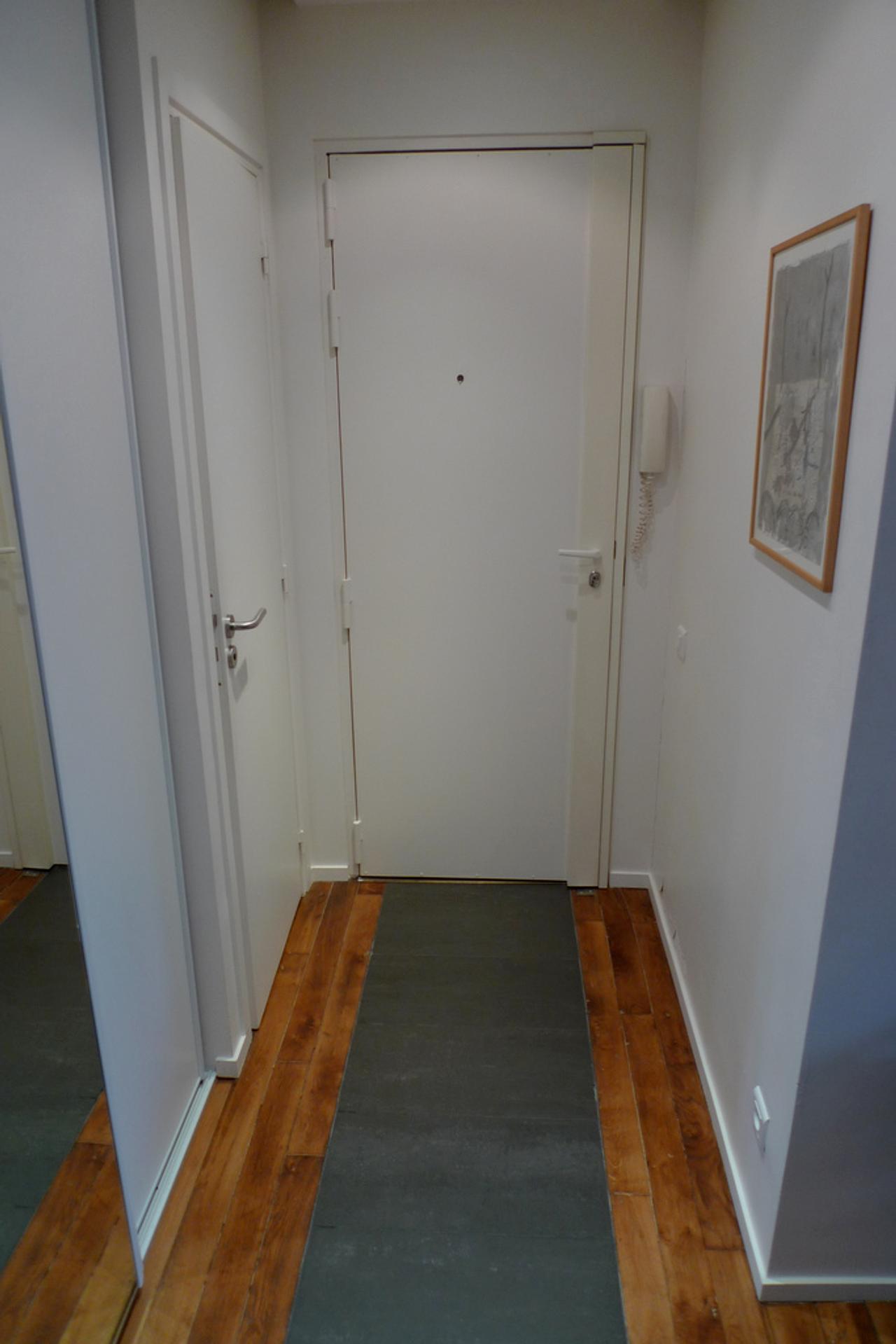 La gaine technique de logement doit s'installer près de la porte d'entrée ou de garage. © Wok, Flickr, cc by 2.0