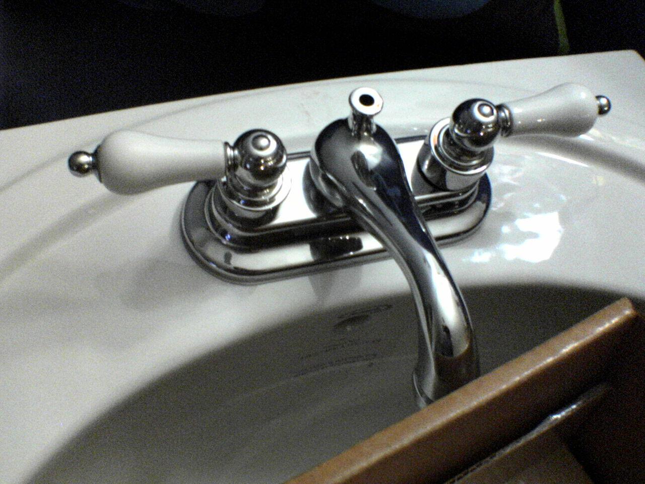 Choisir une robinetterie de salle de bains permet de donner un style distinctif à la pièce. © Jeffk, Flikr, cc by 2.0