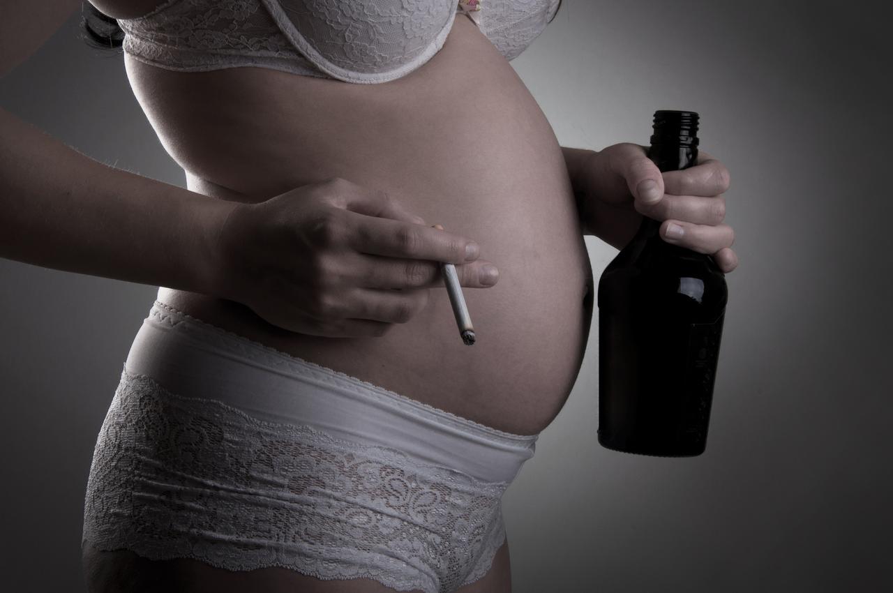 Grossesse : les dangers de l'alcool et du tabac