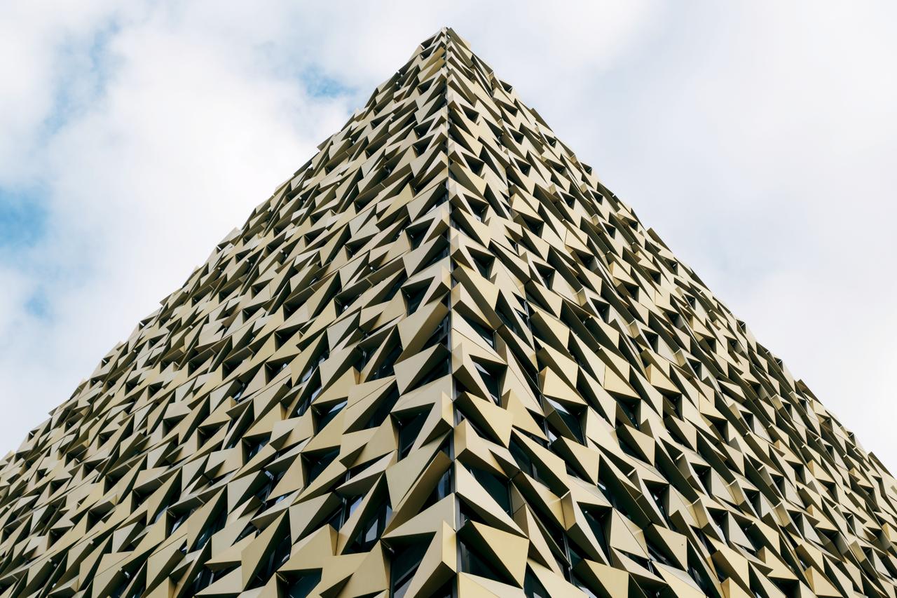 Tirana, la ville où tous les grands architectes veulent construire : enquête sur le boom le plus fou d'Europe