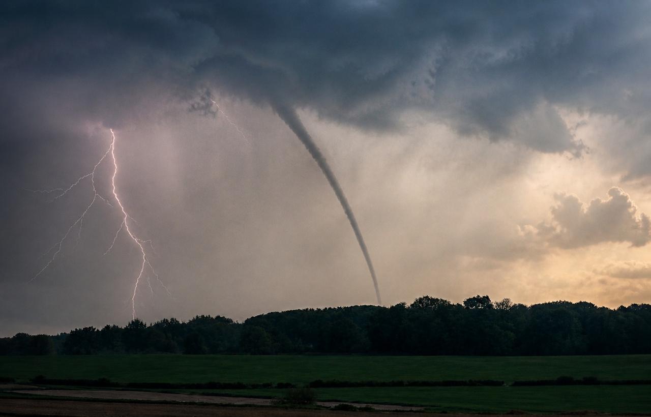 Grêle, tubas, arcus : retour en images sur des orages impressionnants… et nouveau risque pour les prochains jours