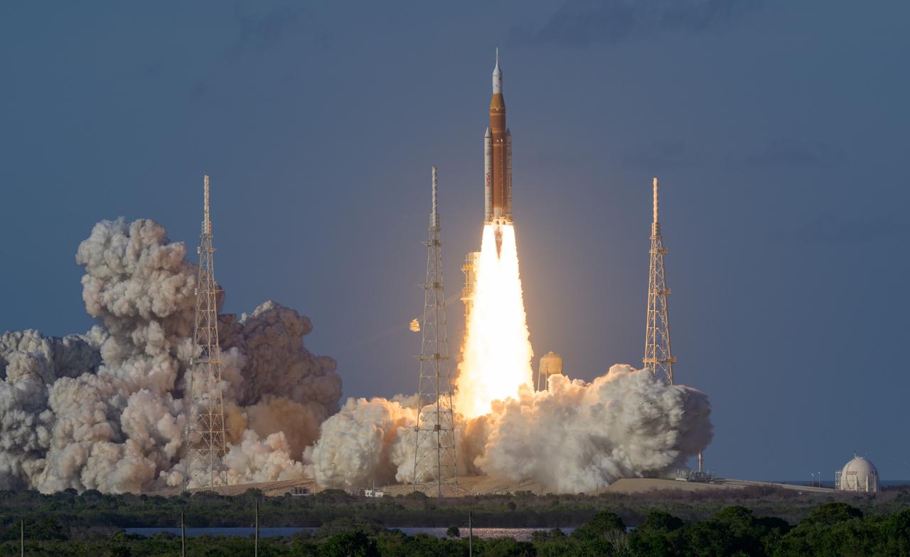 Artemis II file vers la Lune… et ce voyant a rappelé qu'en orbite, rien  n'est jamais anodin