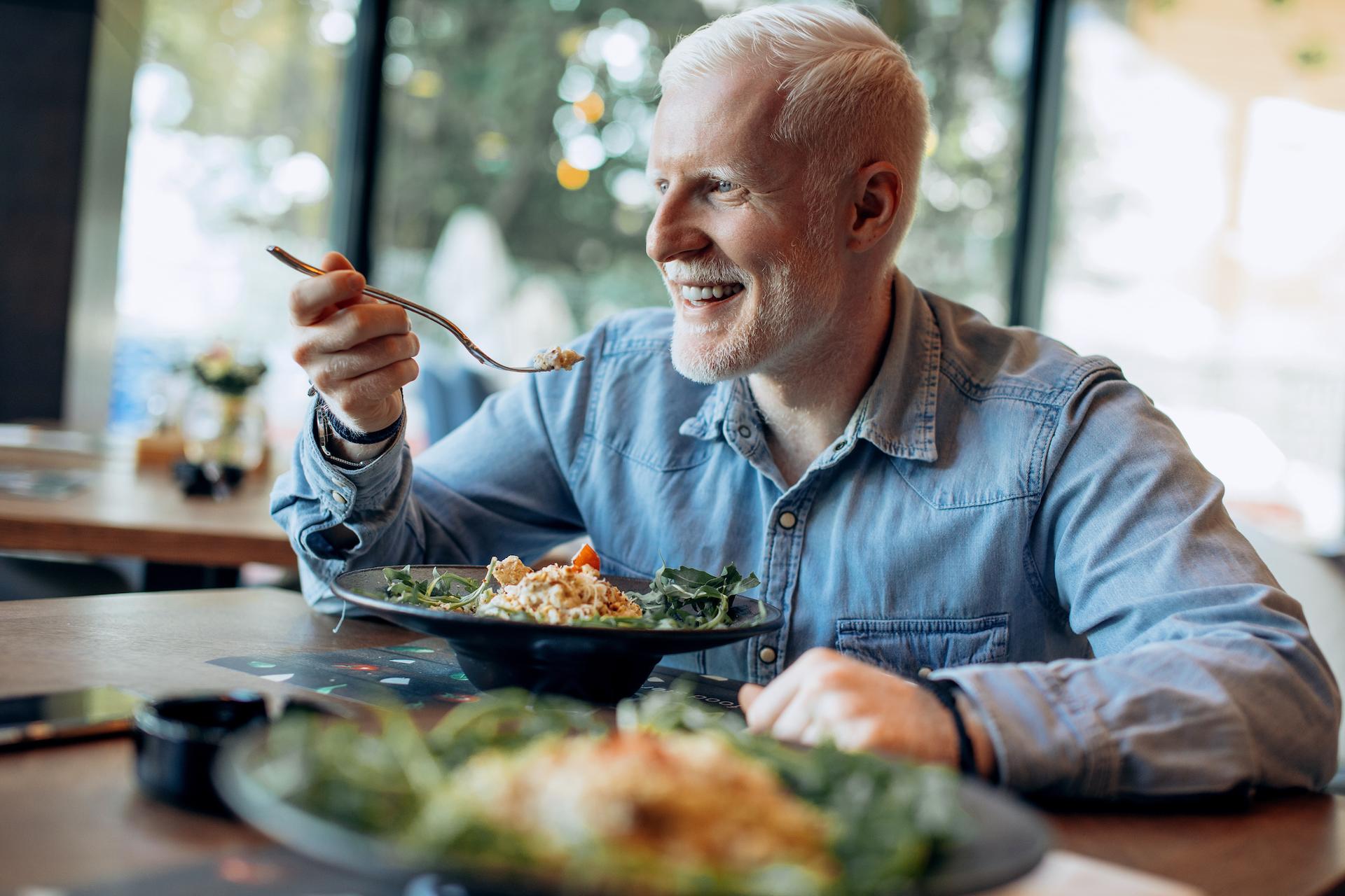 Alzheimer : ce régime alimentaire pourrait réduire le risque de démence jusqu’à 29 %, révèle une grande étude sur 15 ans