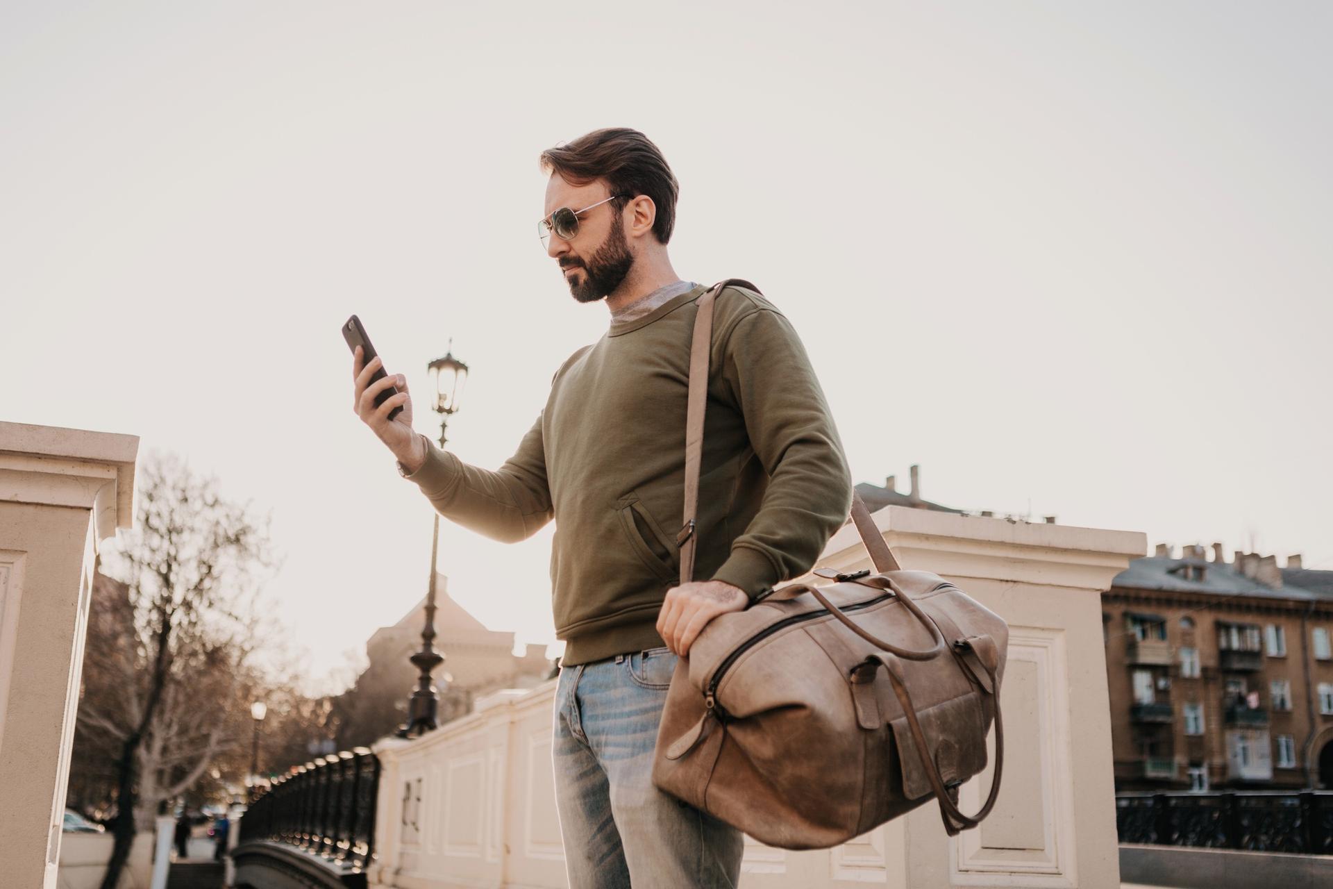 Ubigi vs ETravelSim : le bon plan data pour un voyage court