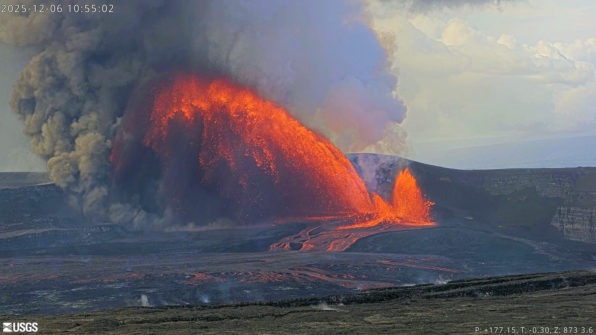 Des fontaines de lave géantes filmées en direct : ce volcan hawaïen en est déjà à 50 épisodes éruptifs en 18 mois !