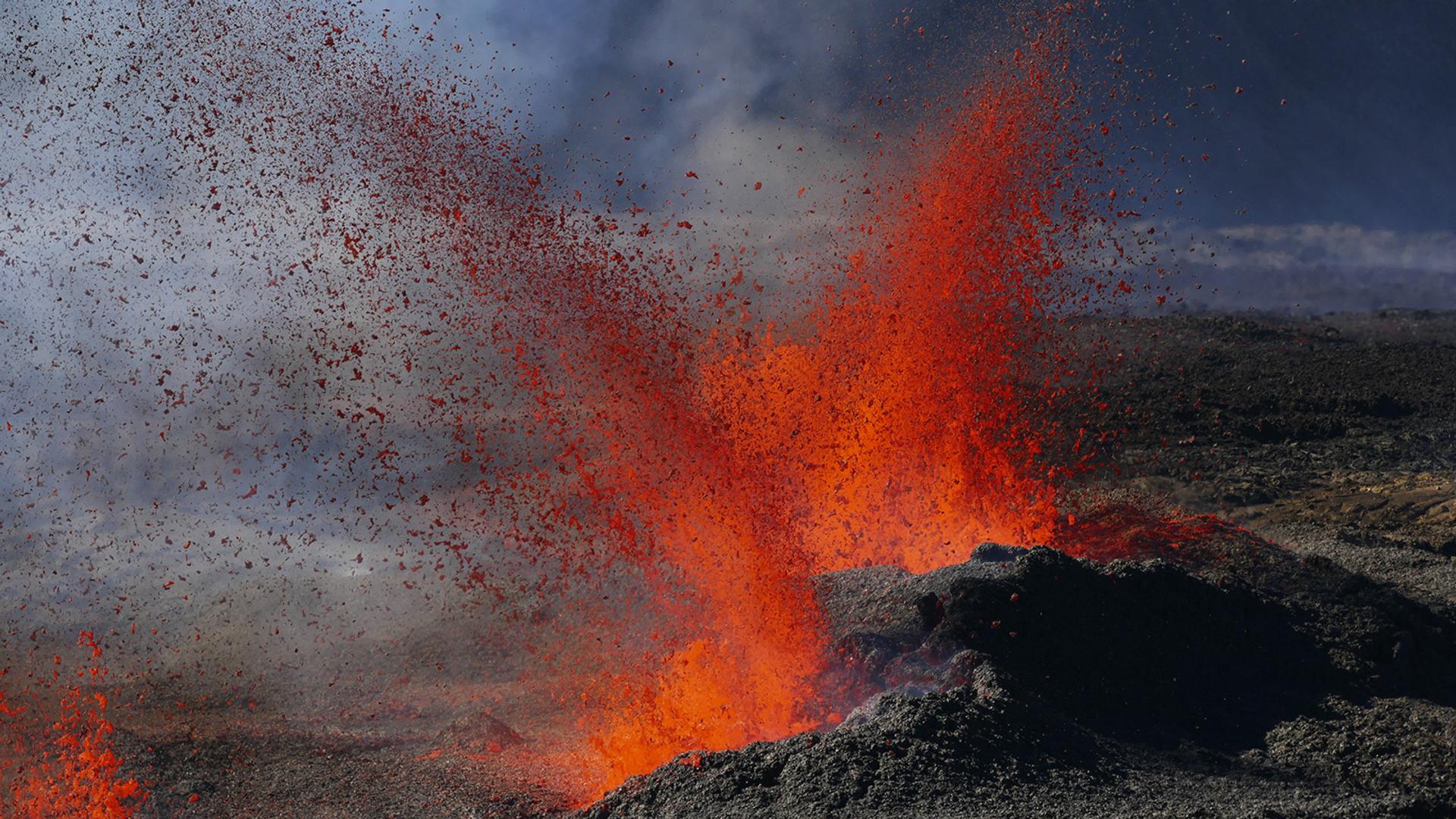 Le Piton de la Fournaise vient de se réveiller : ce que montrent les premières images de l’éruption