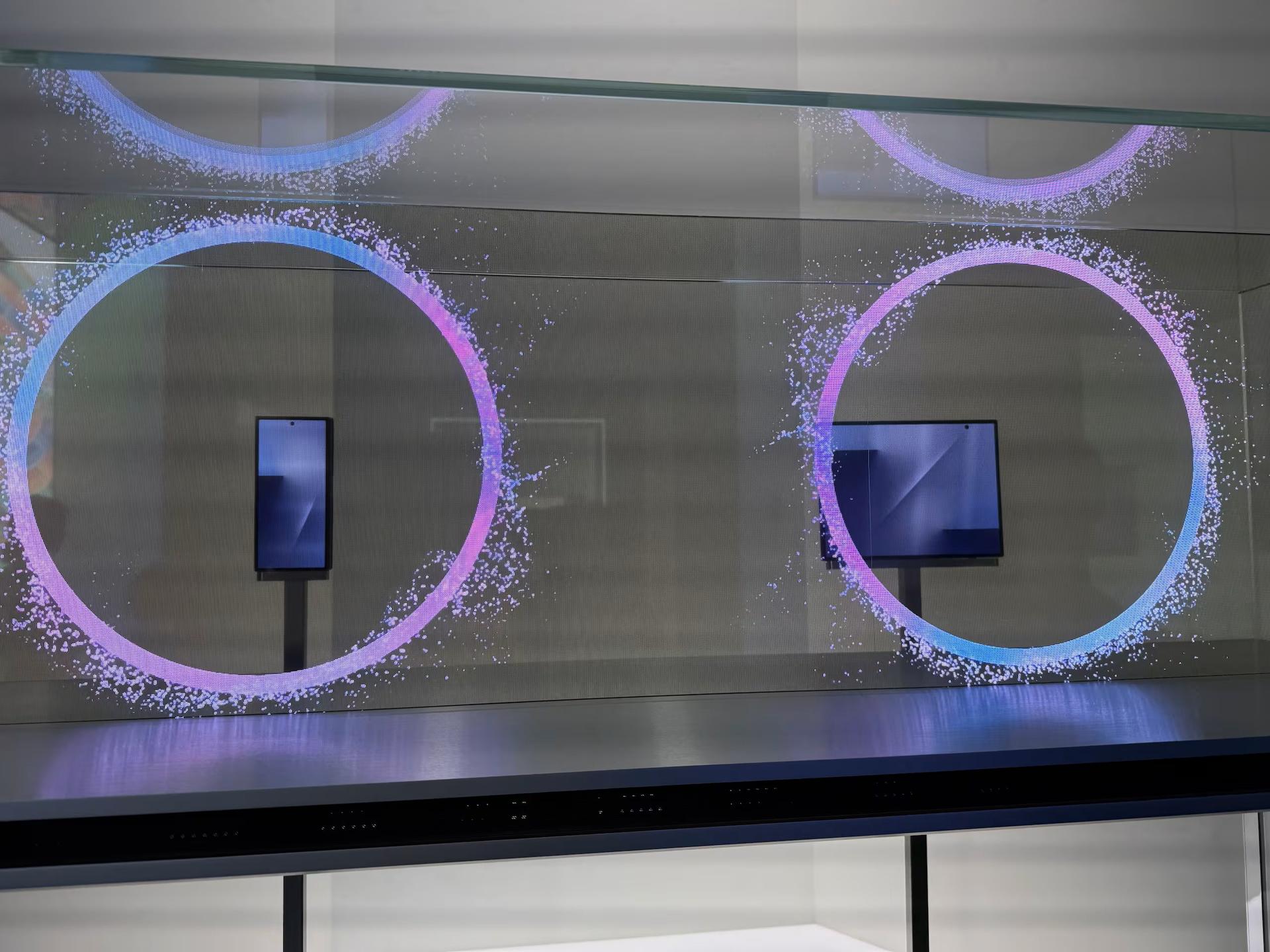 Premières images du Galaxy Z TriFold : Samsung redéfinit le smartphone pliable