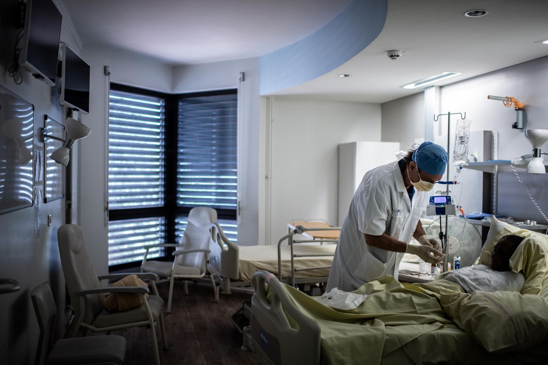 Un tiers des patients hospitalisés pour la Covid-19 retourne à l ...