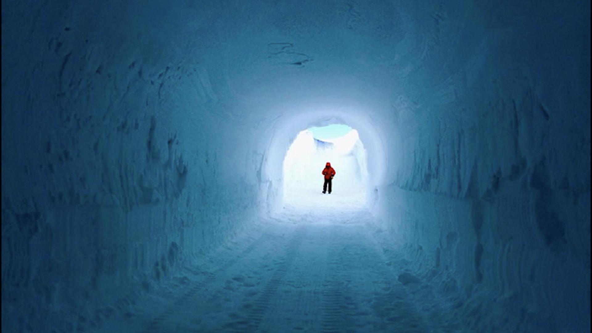 La première « bibliothèque » de glace au monde vient d’ouvrir : voici ce qu’elle conserve loin de toute civilisation !