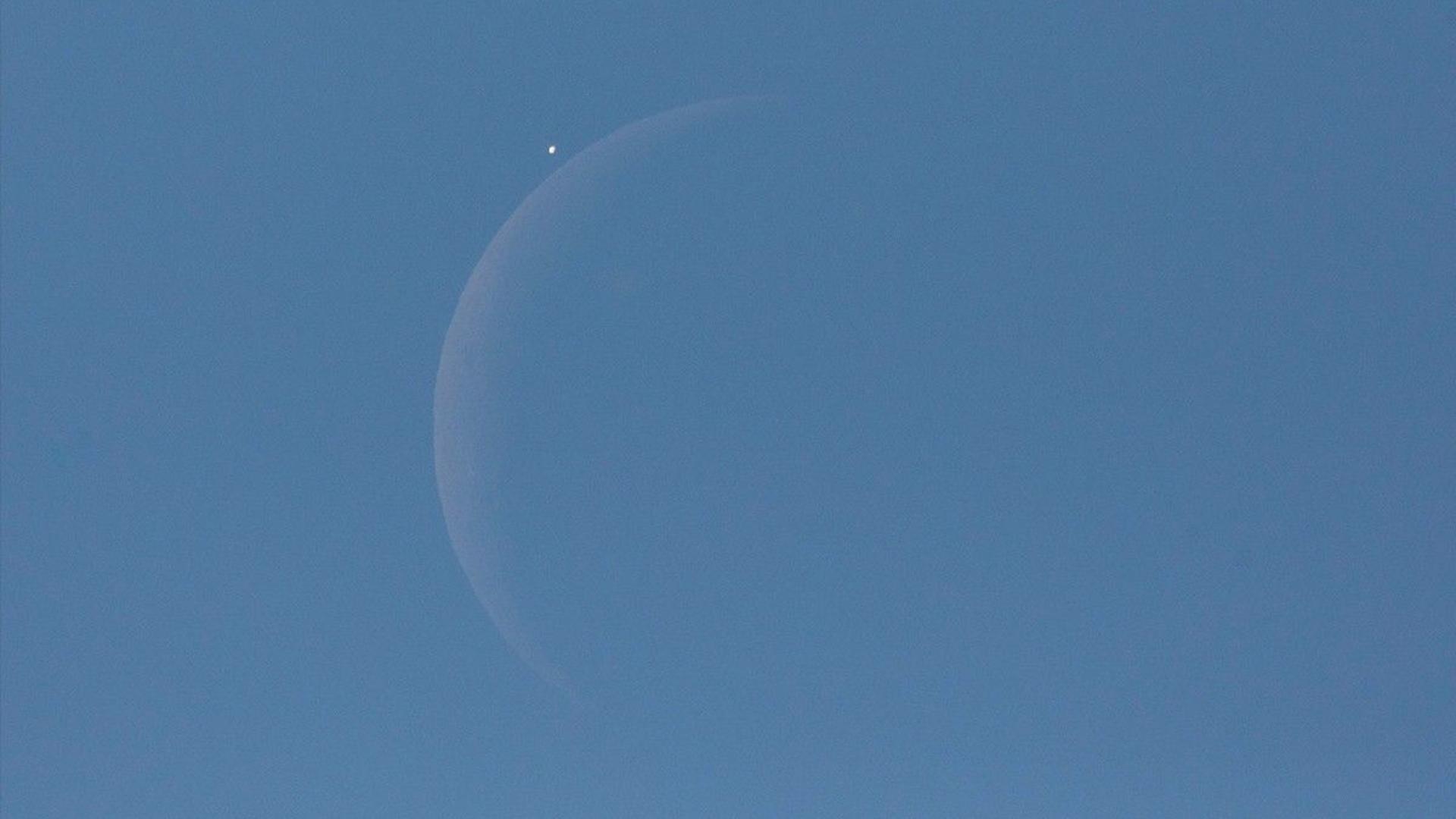 Levez les yeux demain soir : Vénus et la Lune vont offrir un superbe spectacle