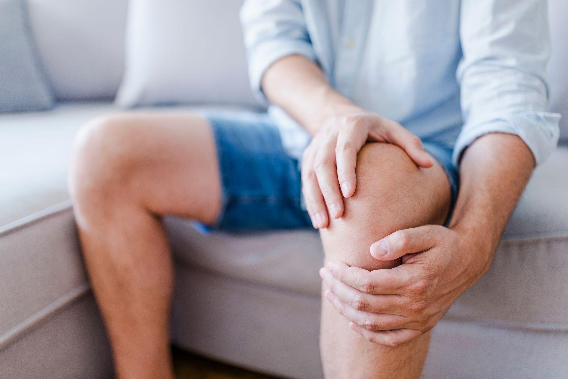 Une simple injection contre l’arthrose ? Des chercheurs ont créé un biomatériau aux effets spectaculaires pour le réparer