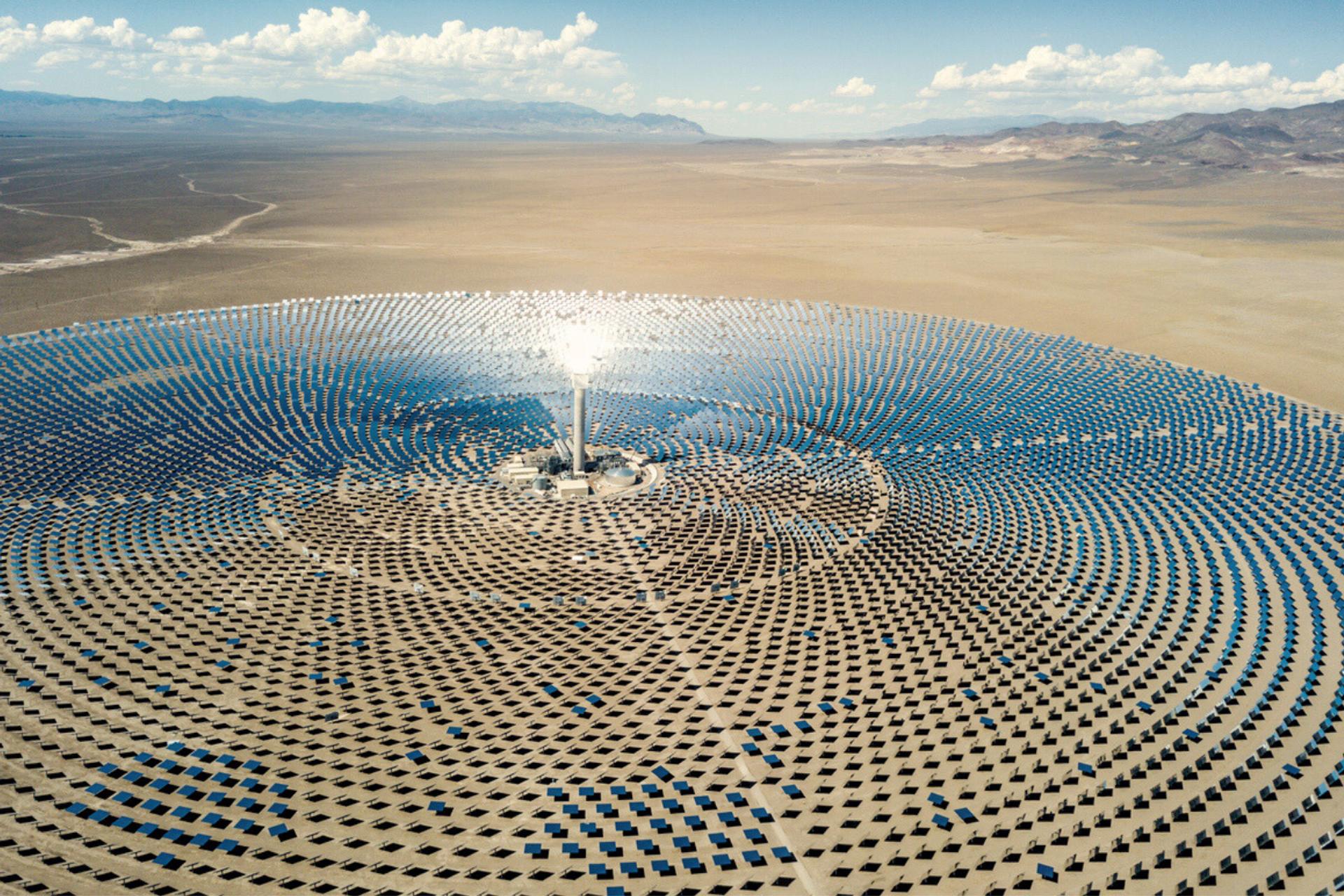 Dans le désert, ils construisent un « soleil artificiel » pour alimenter des villes
