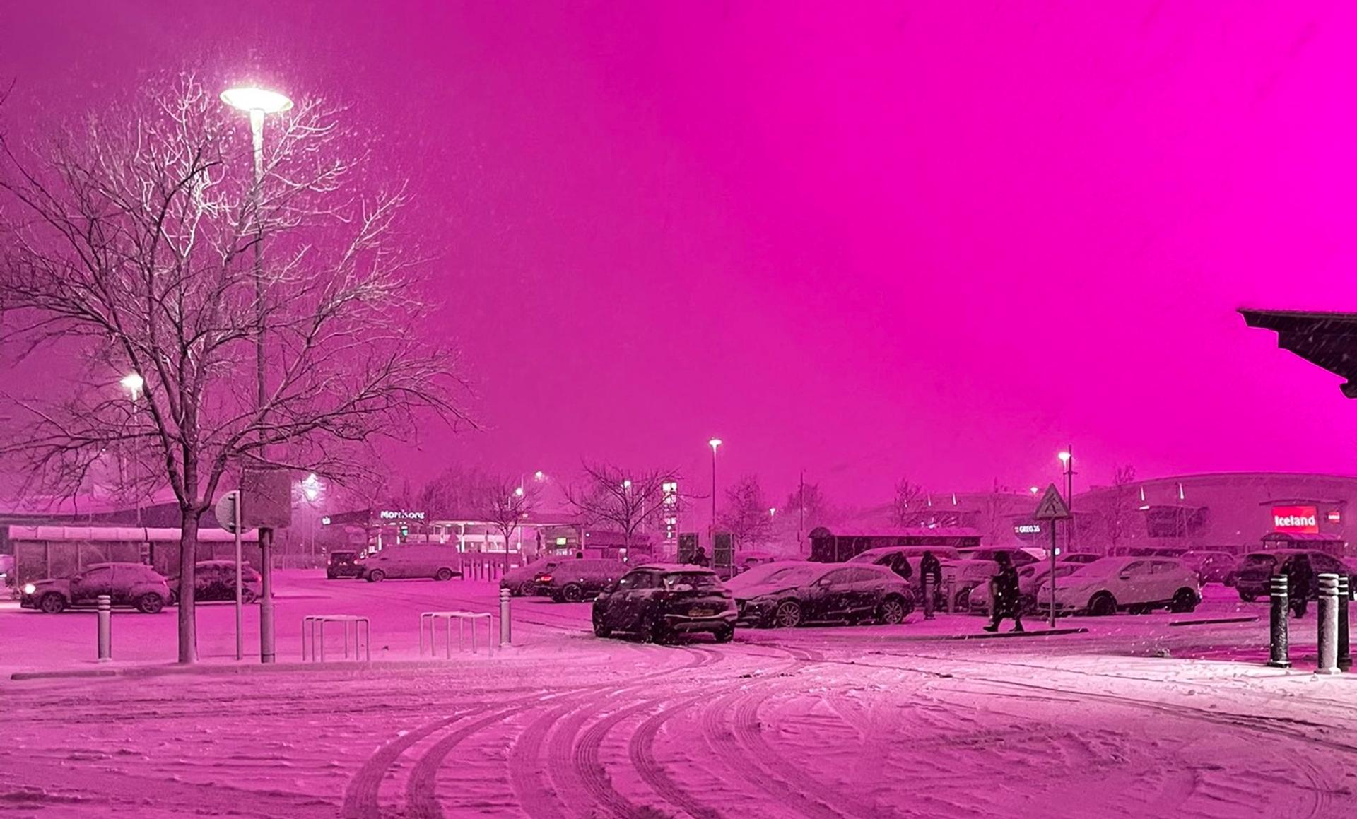 Le ciel a tourné au rose fluo à Birmingham le soir de la tempête : l'origine va vous étonner !