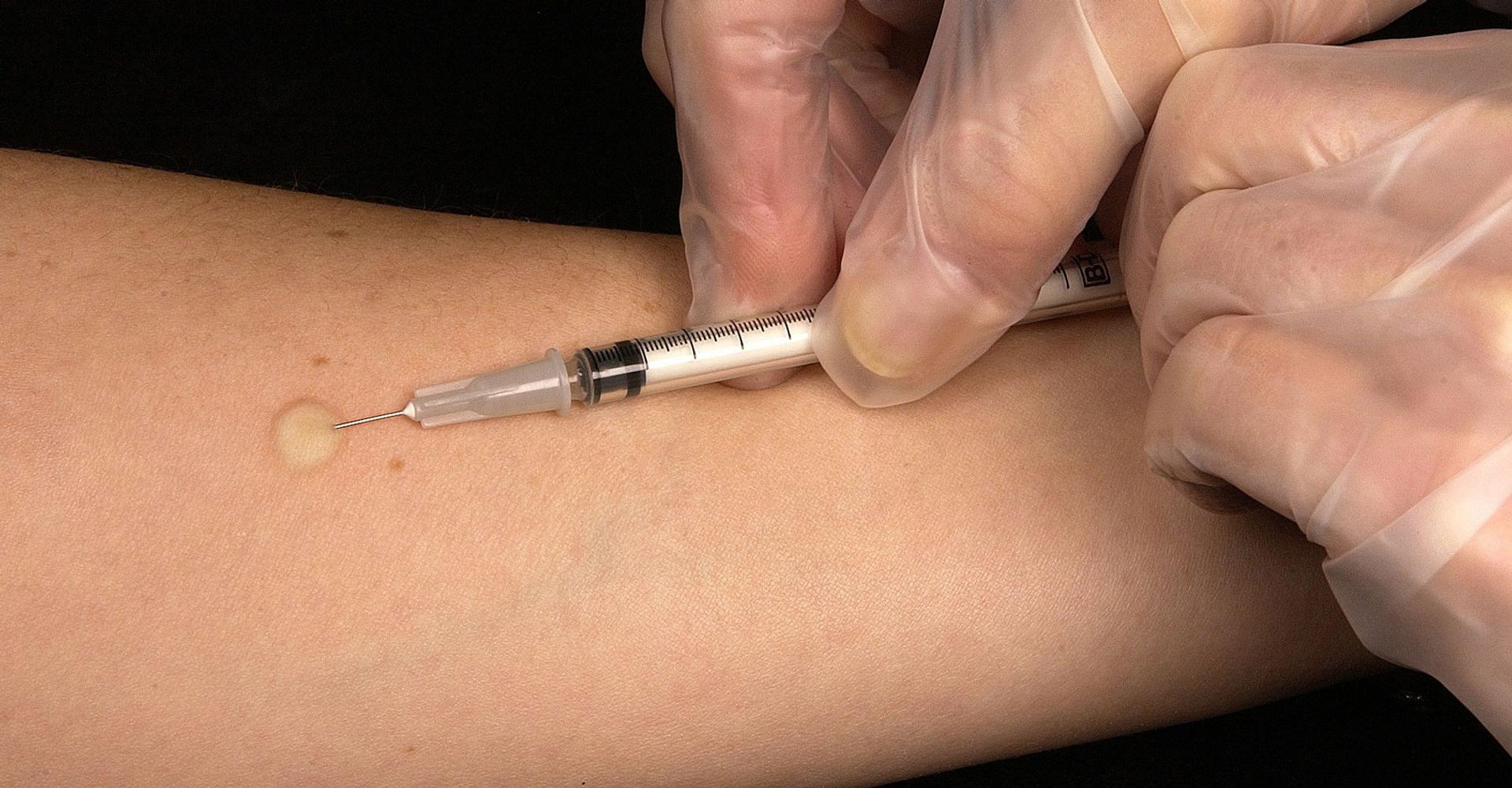 Couple atteint de nanisme défie les conseils médicaux, image size:1920x1000