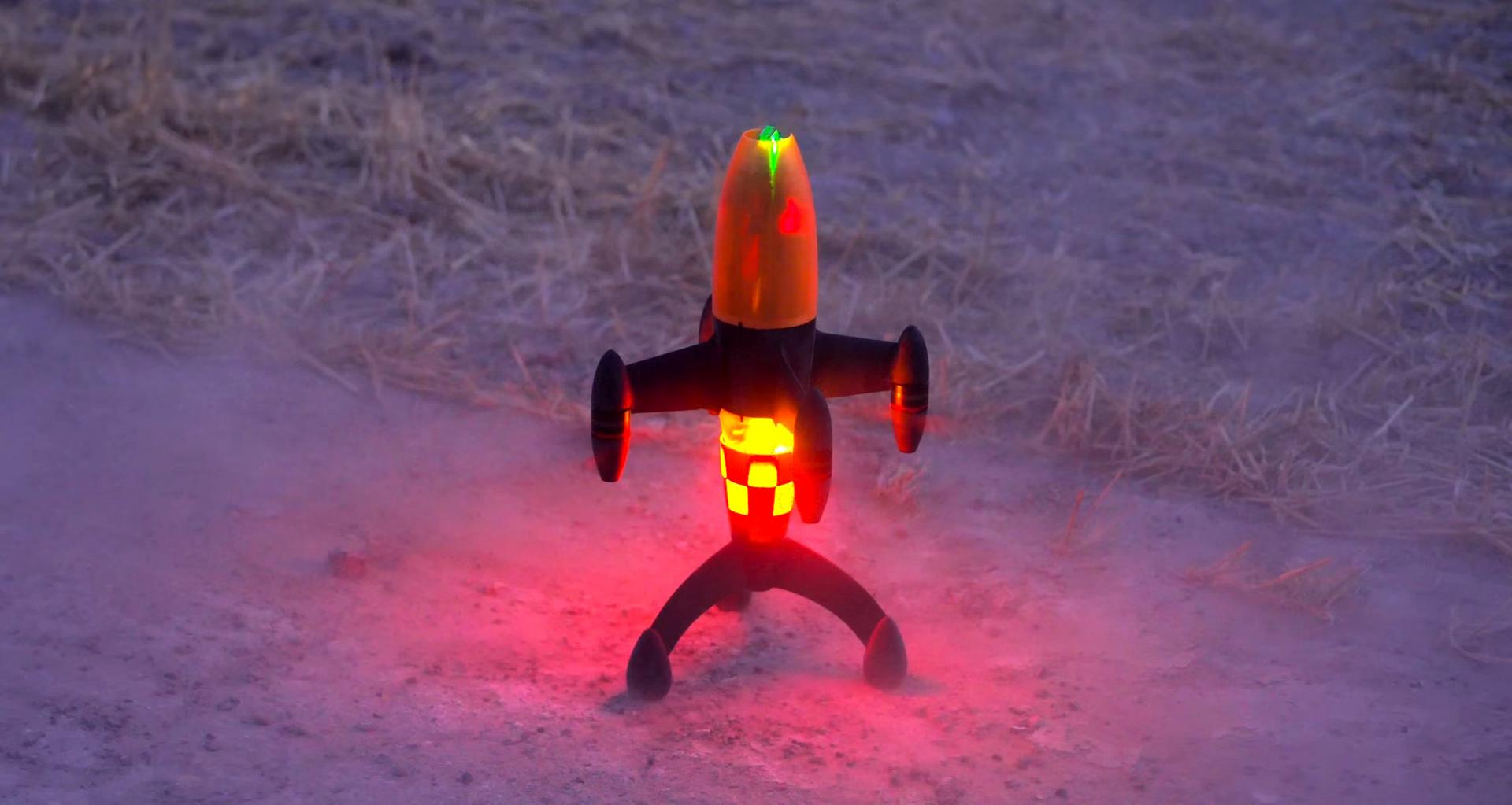 Un père et sont fils ont créé un drone plus rapide que tout ce qui existait avant : ils ont dû construire un 2e pour le filmer !