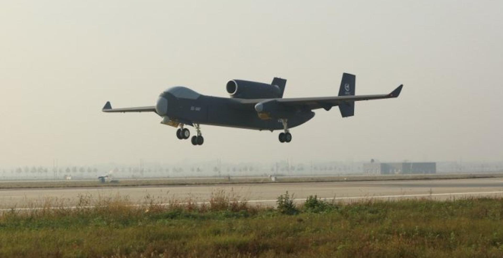 La Chine fait voler son vaisseau-mère de drones pour la première fois : une démonstration qui inquiète les militaires