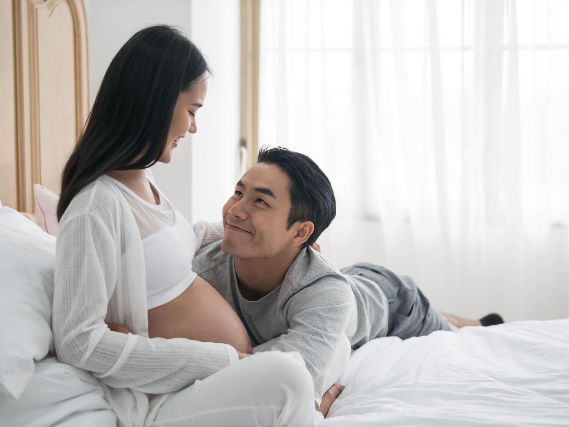 Quelles positions sexuelles éviter quand on est enceinte ?