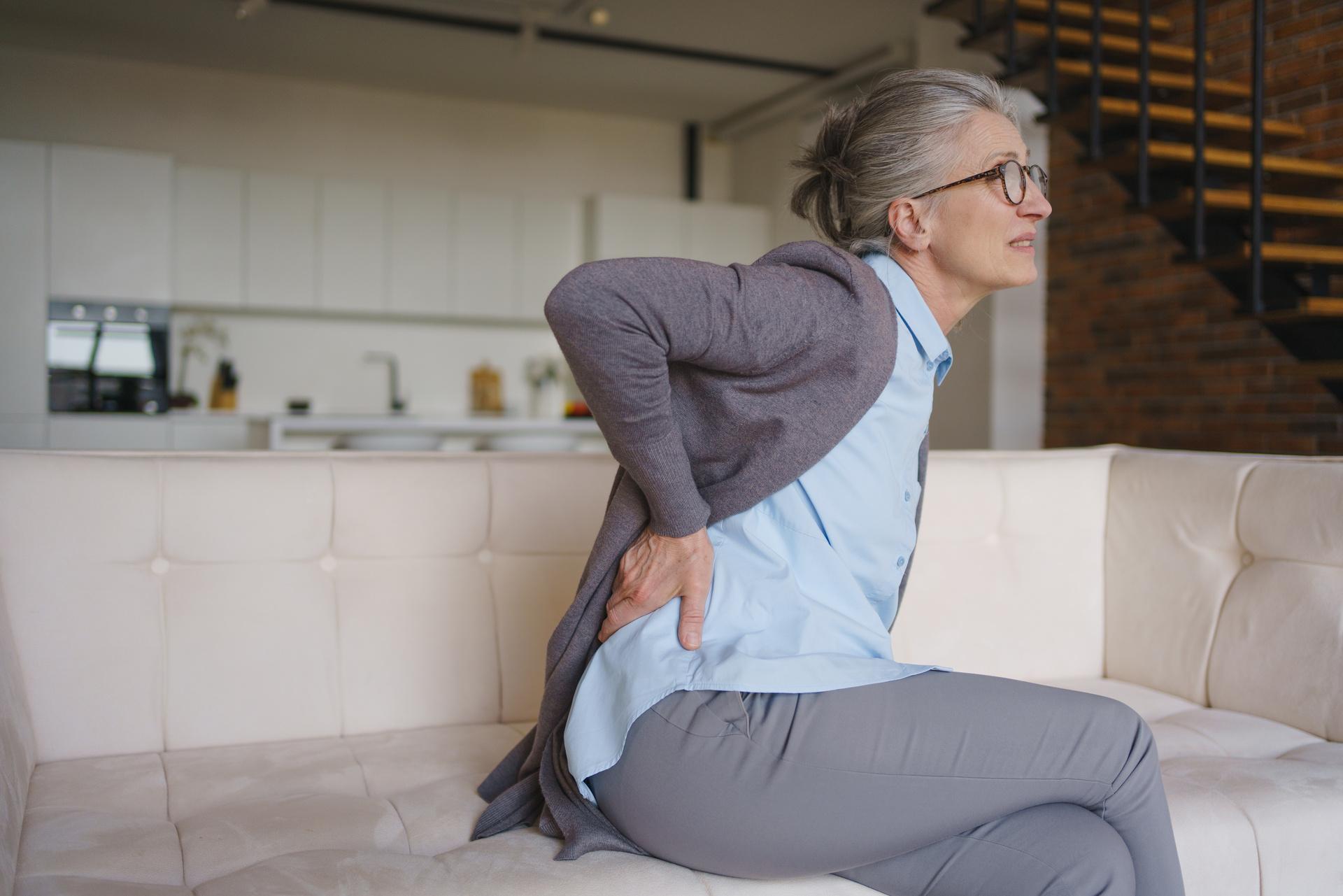 Après 60 ans : ce que la fragilité de vos os pourrait révéler sur la santé de votre cerveau