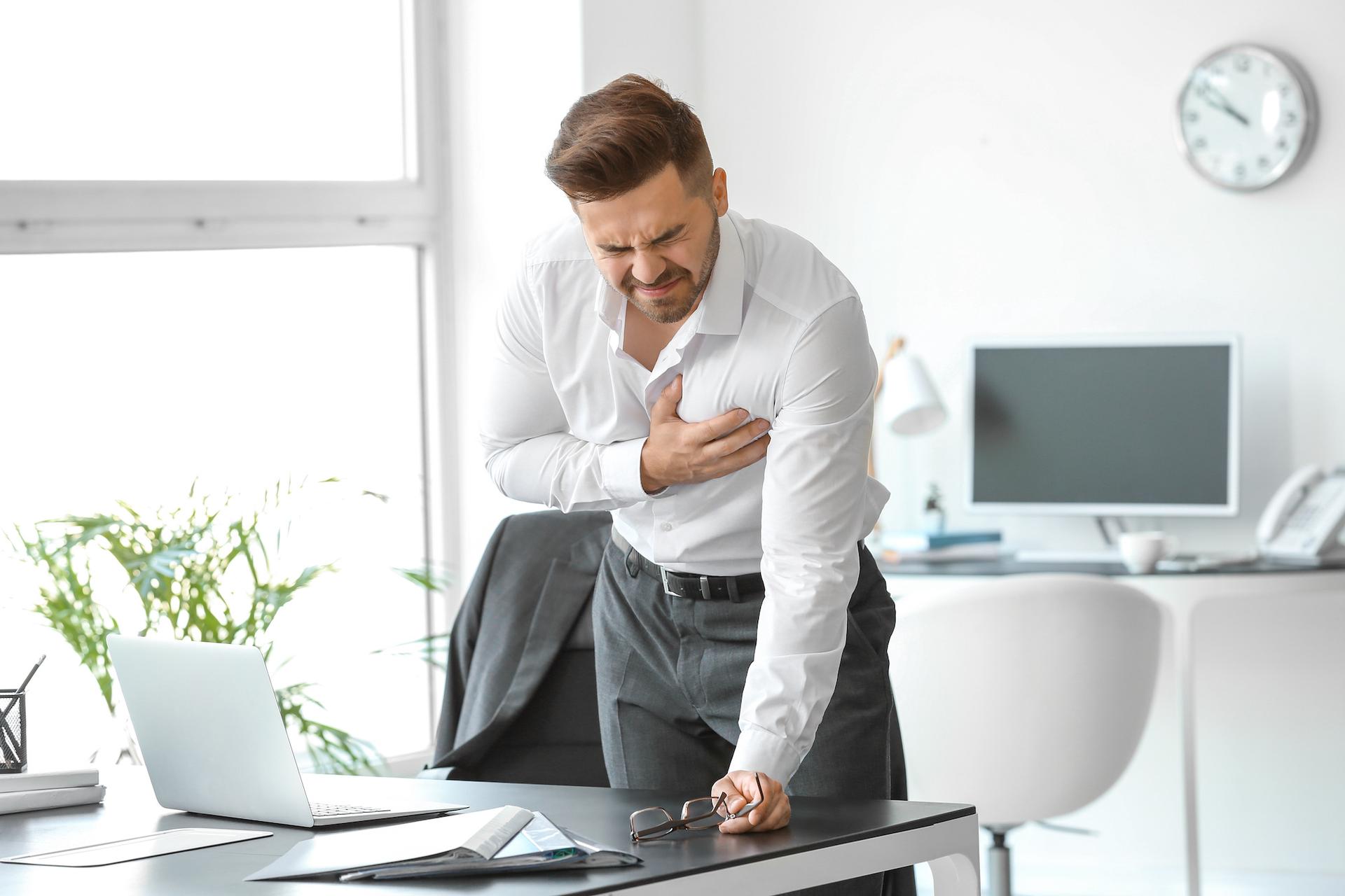 Maladies cardiaques : une étude montre que les hommes entrent dans la zone à risque dès 35 ans, bien avant les femmes !
