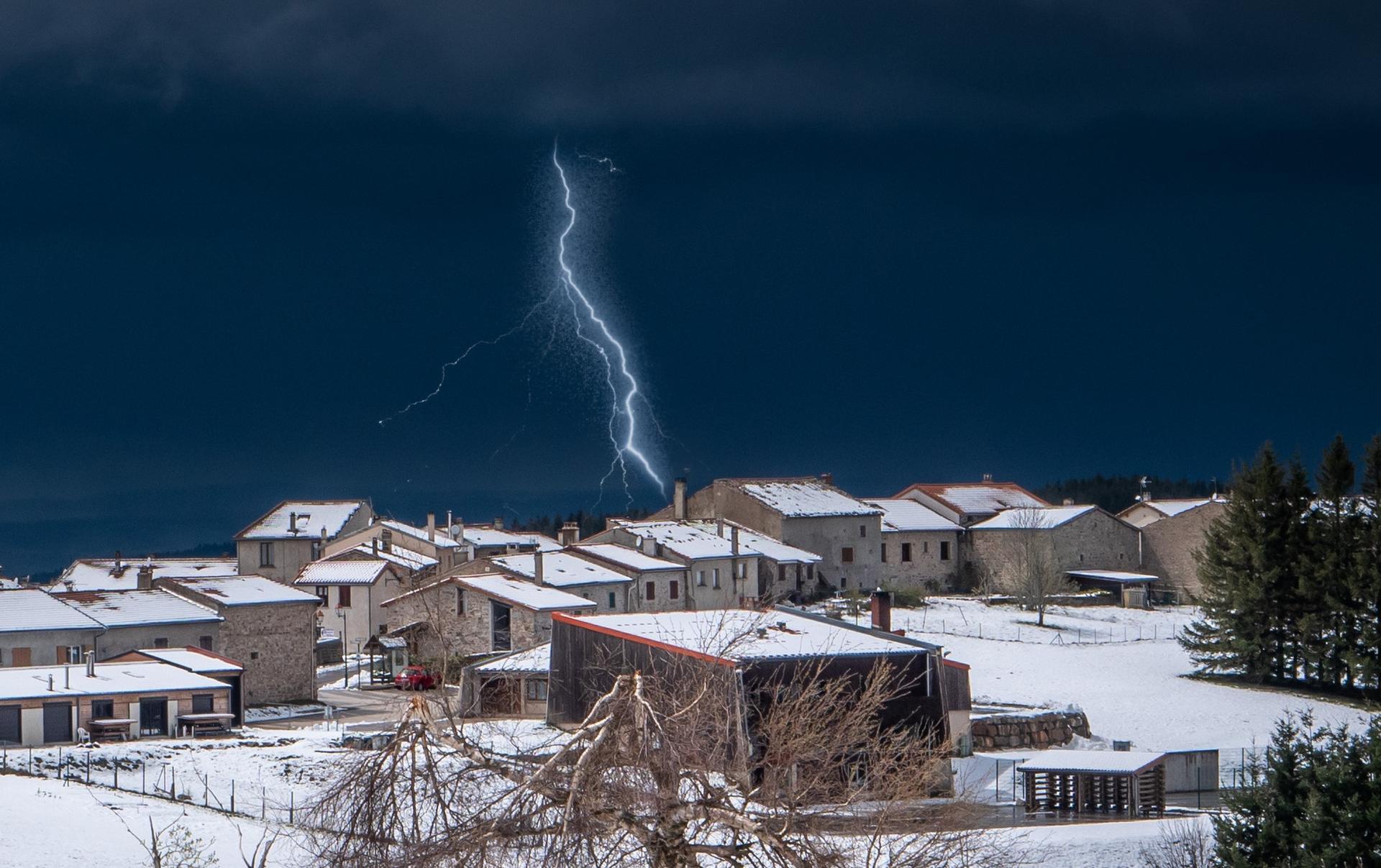 Des orages de neige ont éclaté dans le nord de la France et c'est rarissime