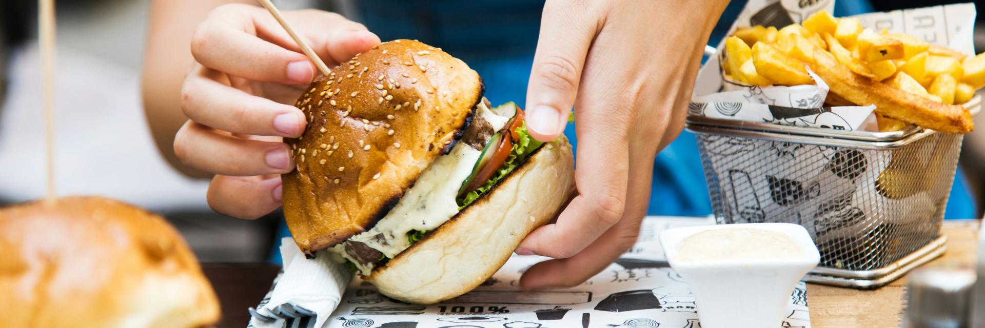Moins on sent le gras, plus on pourrait en manger : le cercle vicieux découvert dans nos papilles