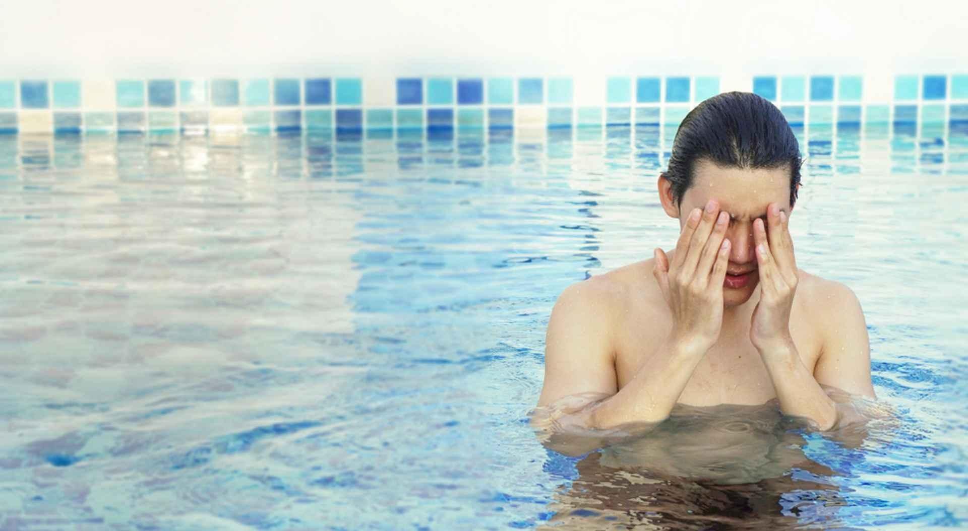 UFC-Que Choisir alerte sur ce gaz irritant que l’on respire dans les piscines au chlore