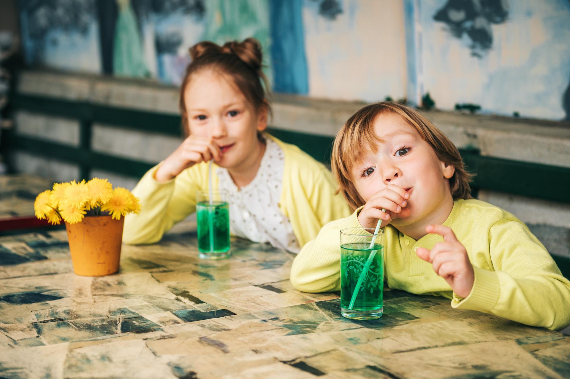 Faut-il éviter les sirops de menthe trop verts ? Ce que révèle l’alerte de Yuka