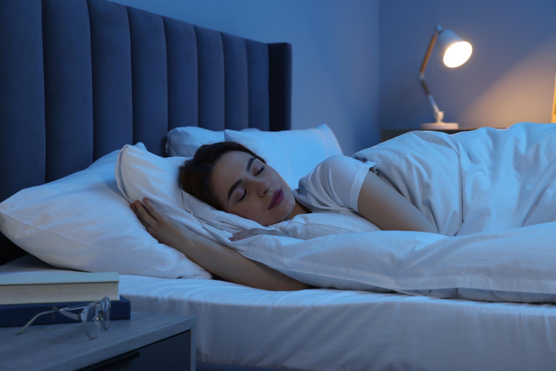 Des chercheurs révèlent qu’une seule nuit de sommeil peut prédire des risques de cancer, de démence ou d’infarctus