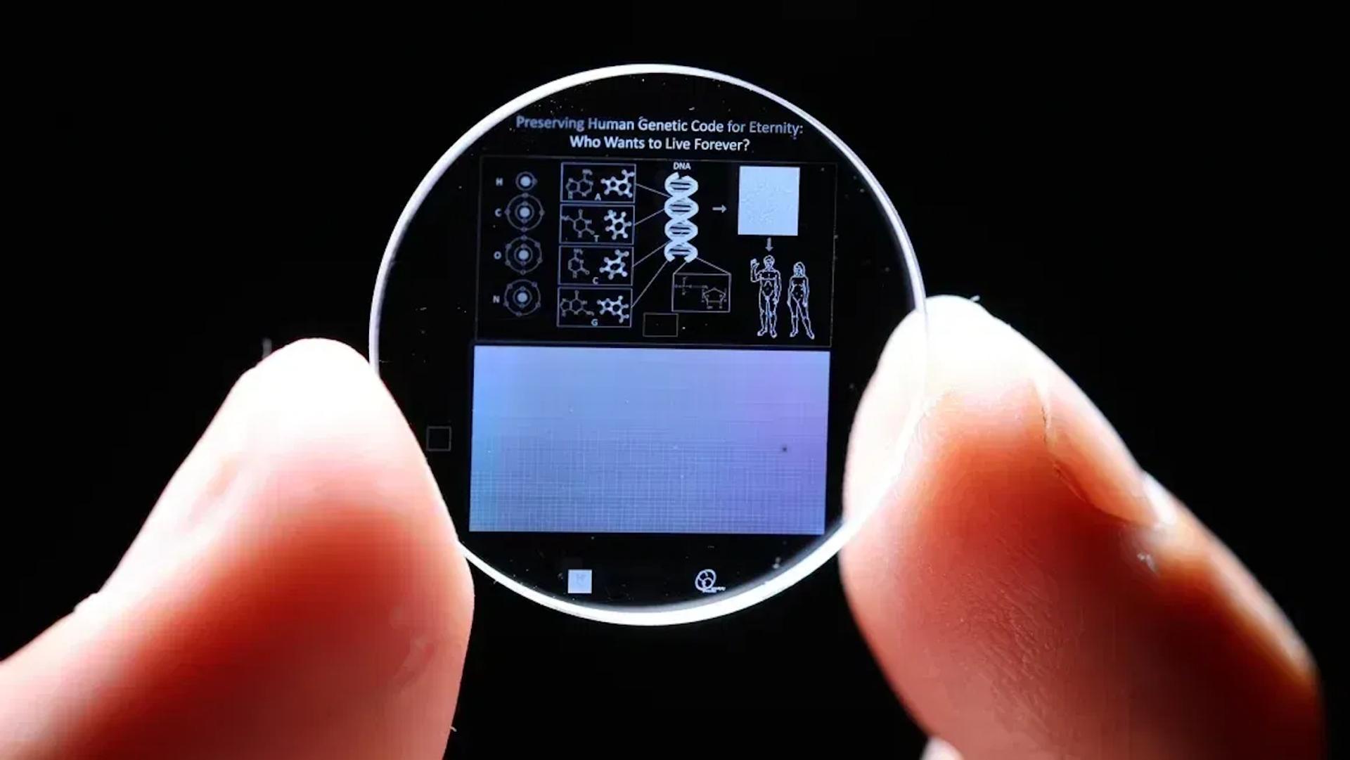 Ils ont mis au point un support de stockage en cristal qui peut survivre aussi longtemps que l’Univers !