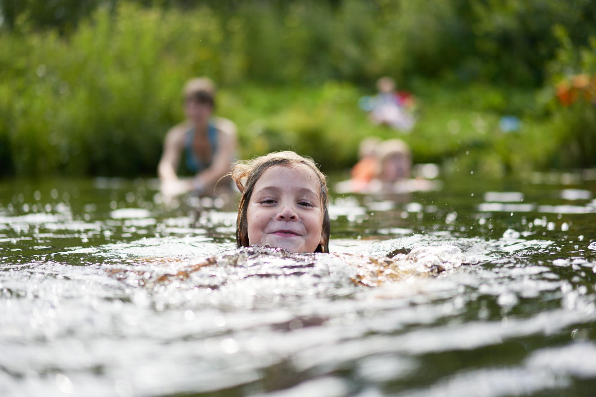Comment déboucher une oreille après une baignade — free download