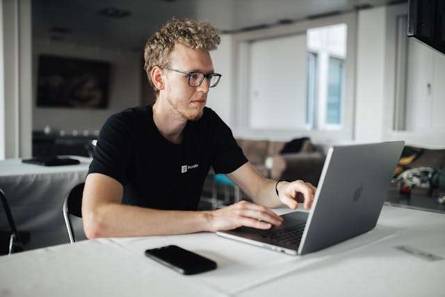 Faut-il vraiment utiliser un double VPN pour sécuriser sa connexion ?