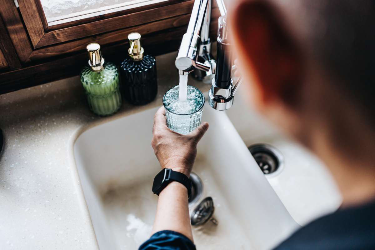 L'eau potable française est-elle encore sous contrôle ? Cette découverte relance les inquiétudes sur les PFAS