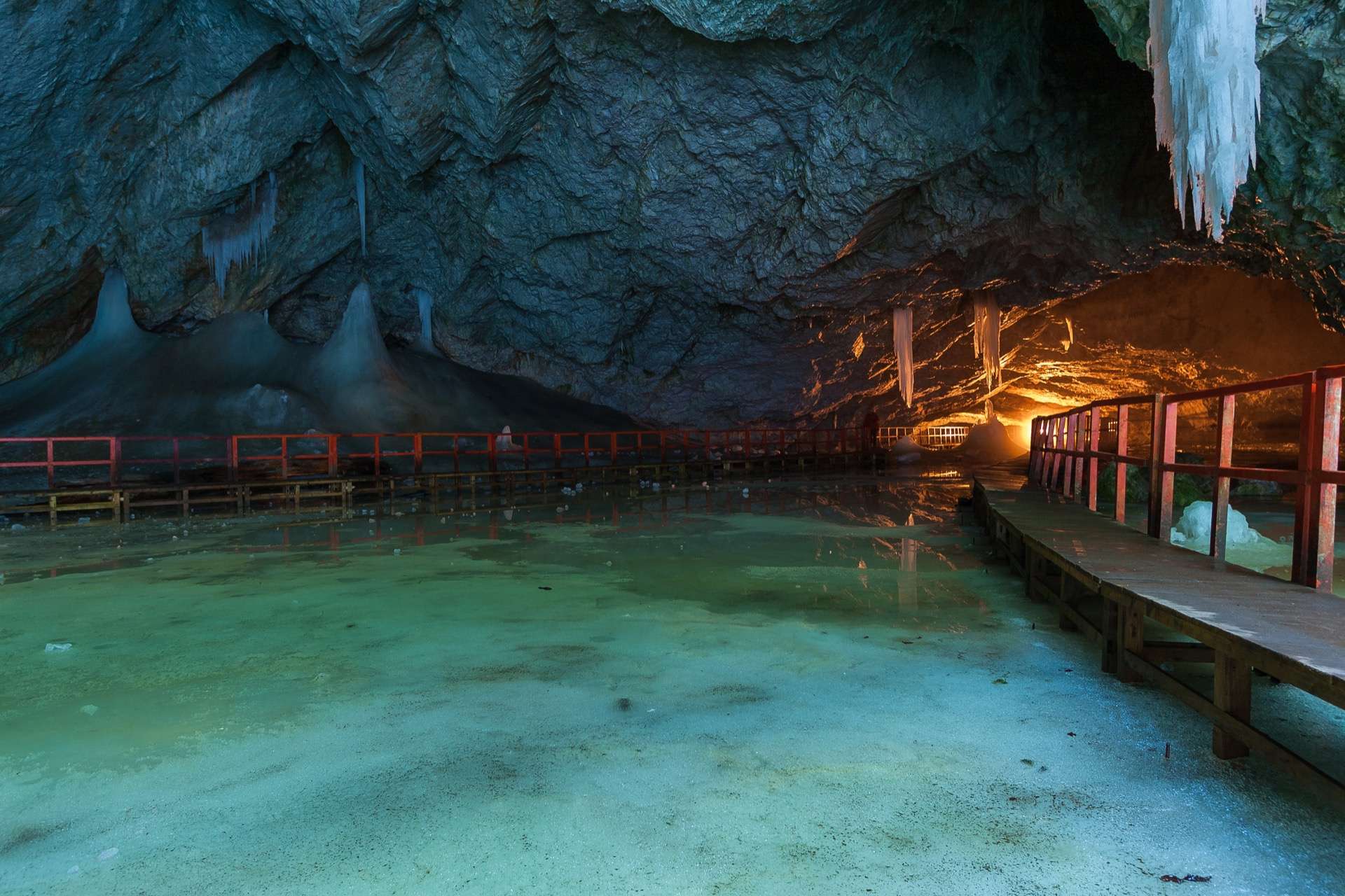 Libérée par la fonte des glaces, cette bactérie de 5 000 ans défie 10 antibiotiques actuels