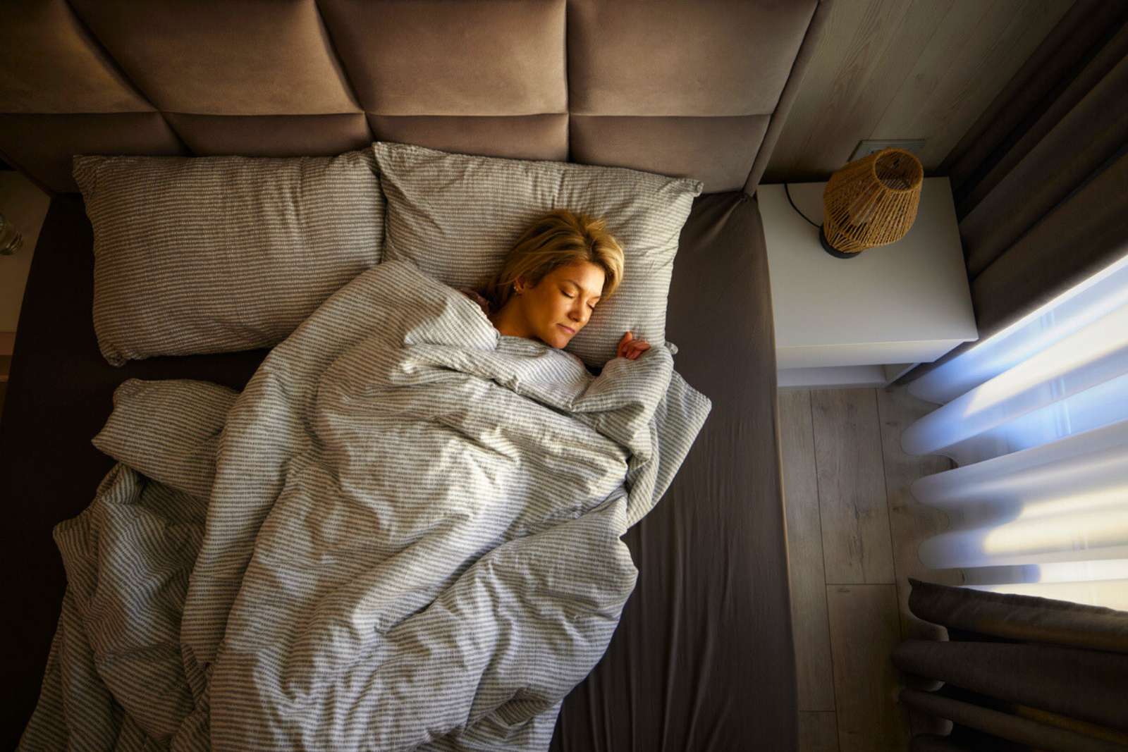 Alzheimer : ce que vos nuits disent déjà sur votre avenir neurologique