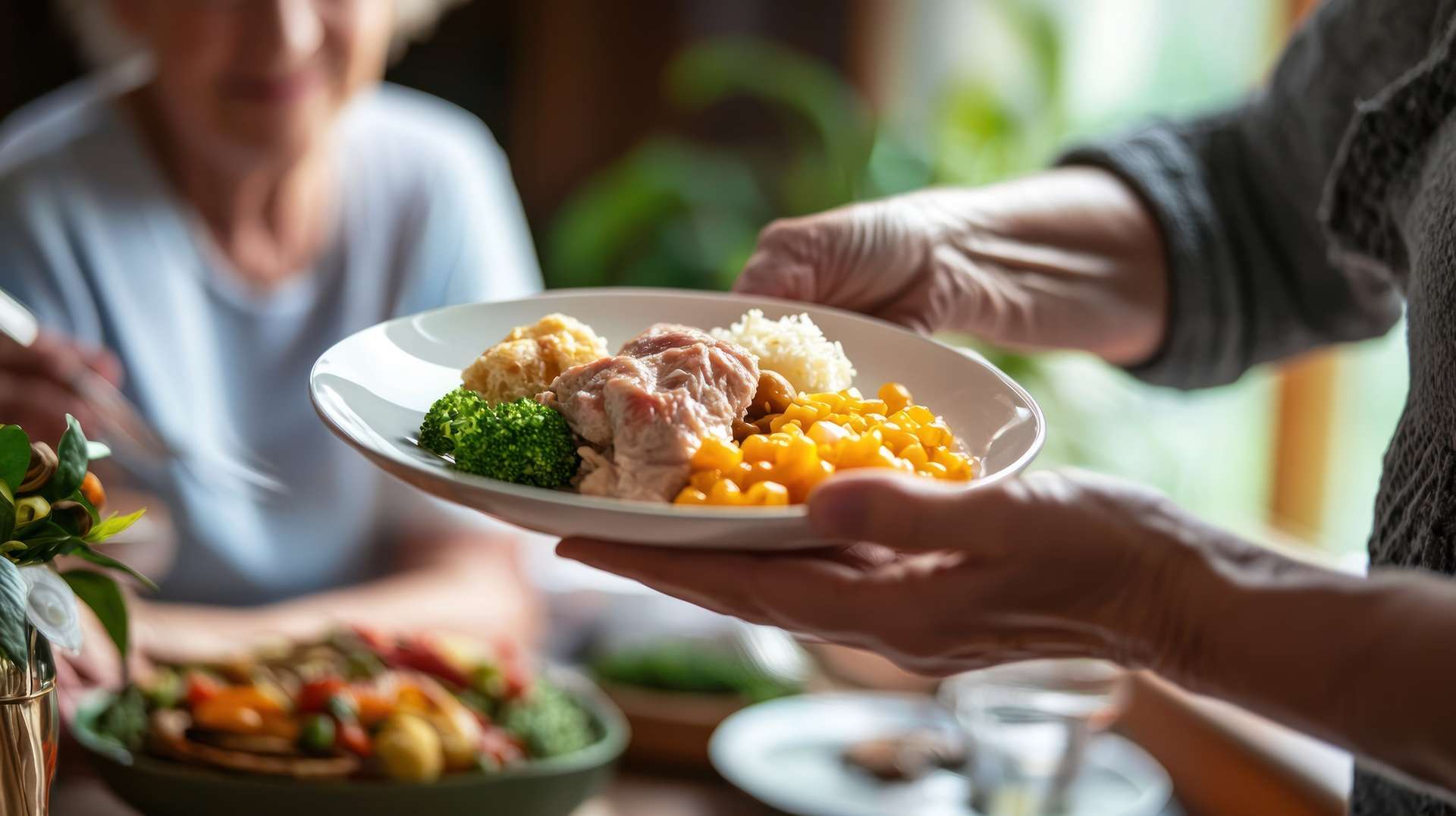 Passé 80 ans, manger de la viande pourrait améliorer votre espérance de vie… mais à cette condition