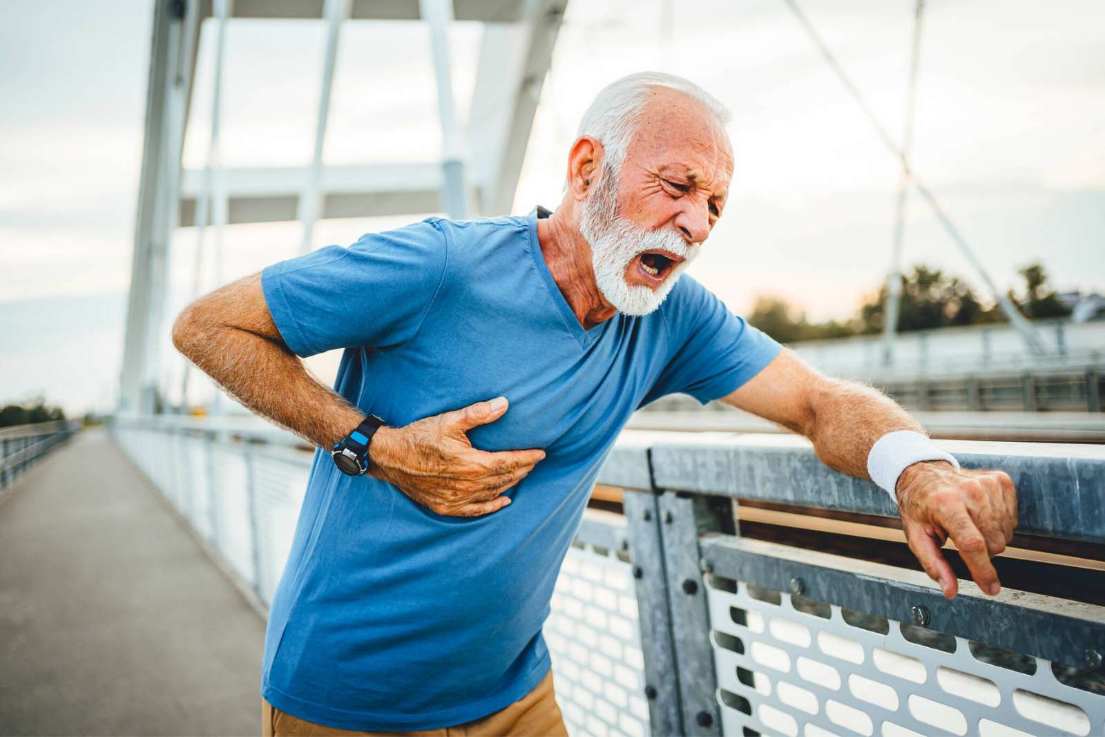 « Je ne sentais pas de douleur » : le symptôme silencieux qui précède tant d’infarctus